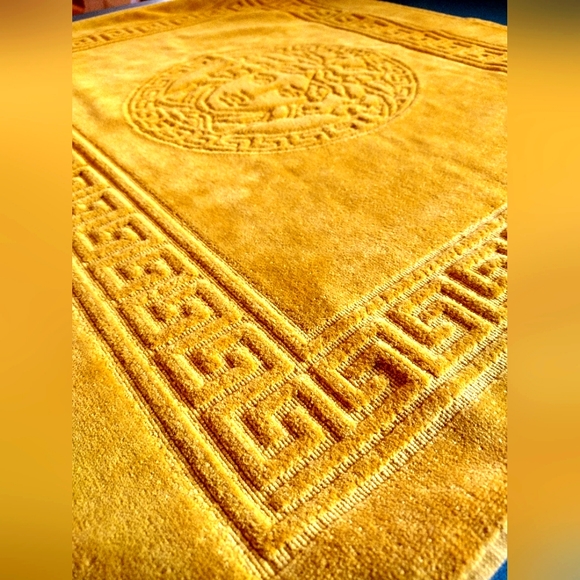 1 Left! BRAND NEW Versace Home Medusa & Greek Key Towel or Bath Mat - Picture 4 of 8